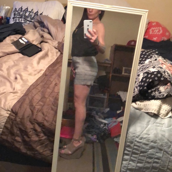 A Lulumari black open back Romper - Picture 3 of 8